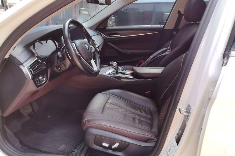 Used BMW 5 Series 2018 Facelifted 530Li Luxury Edition Premium Package Left Front Seat
