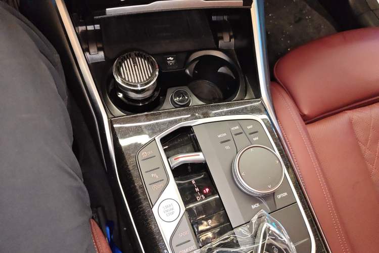 Used BMW 3 Series 2024 325Li M Sport Package Gear Lever