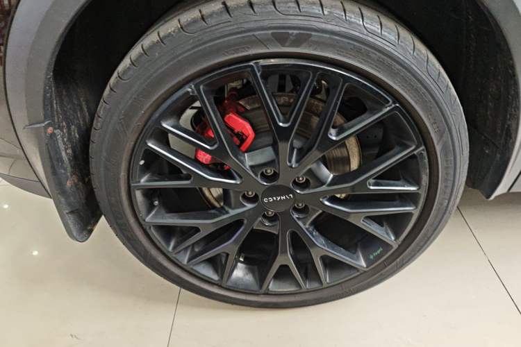 Used Lynk & Co 05 2022 05+ 2.0TD Automatic Exploration Edition Exterior 5