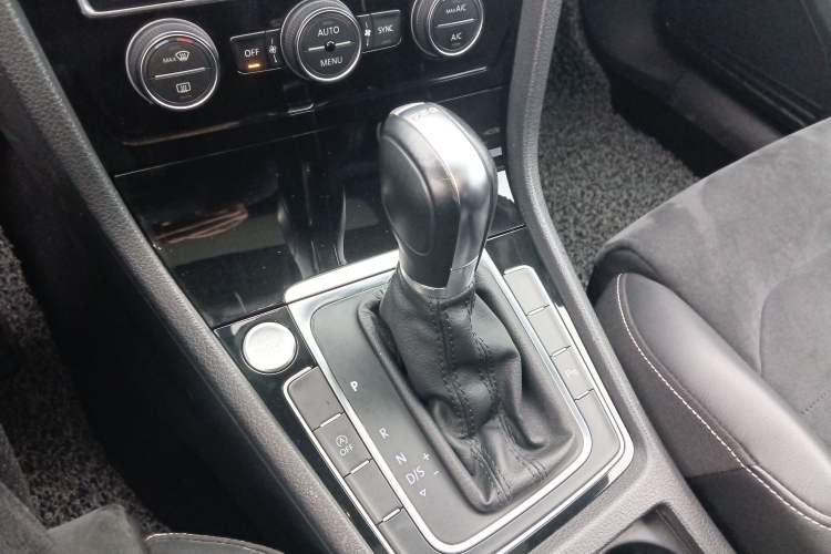 Used Volkswagen Golf 2014 1.4TSI Automatic Flagship Model
