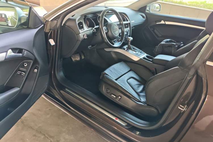 Used Audi A5 2016 Coupe 45 TFSI Ambition Edition Driver Seat