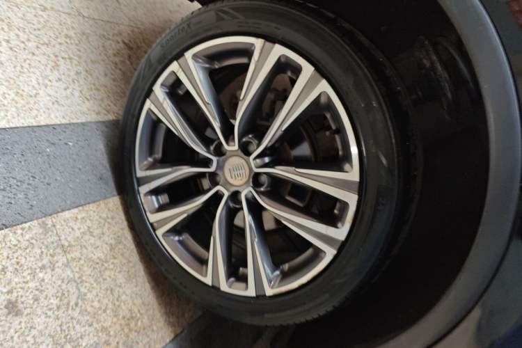 Used BYD Tang 2018 2.0T Automatic Smart Connect Prestige 7-Seater China V Standard Right Rear Wheel Hub