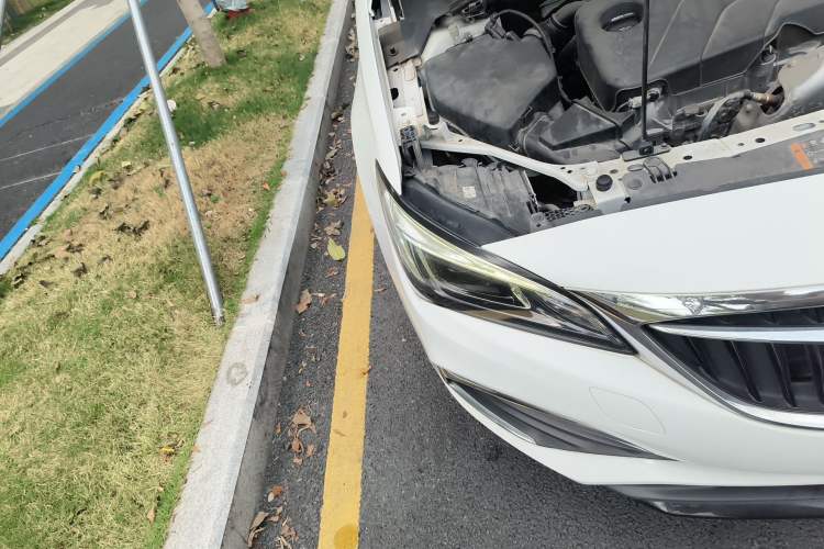 Used Buick Verano 2019 Sedan 15S Automatic Leading Model Right Front Headlight