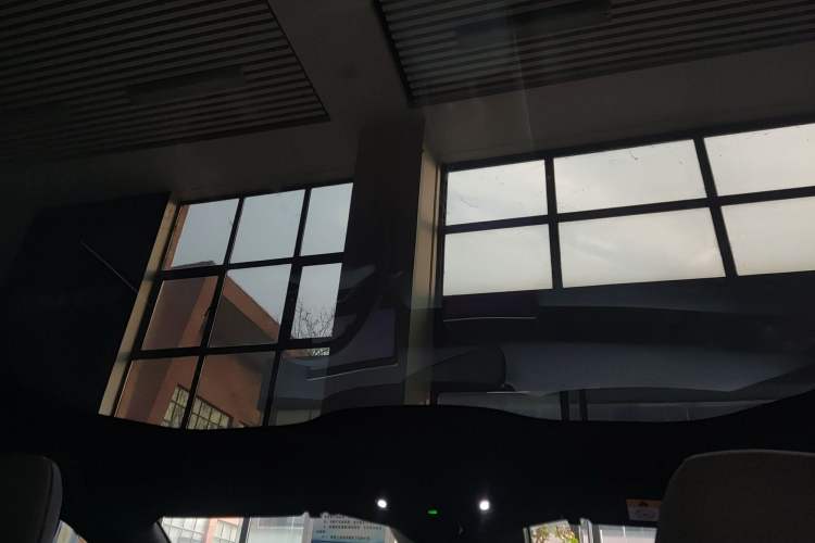 Used Nio ET5 2022 75 kWh Headliner