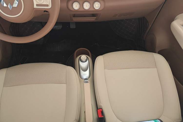 Used Wuling Hongguang MINIEV 2025 Four-Door Version Advanced Edition
