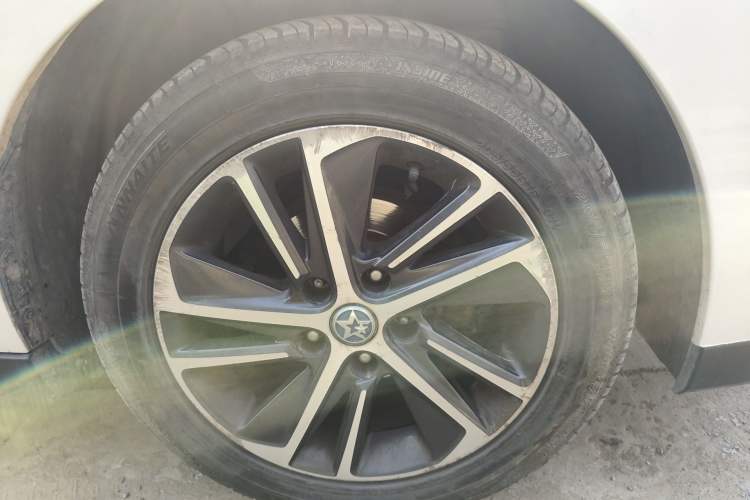 Used Venucia D60 2018 1.6L CVT Smart Connect Elite Edition
