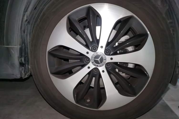 Used Mercedes-Benz GLB 2023 GLB 220 Fashion Model Right Front Wheel Hub