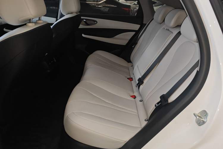 Used BYD Seal 05 DM-i 2025 DM-i Intelligent Drive 120KM Flagship Model Left Rear Seat