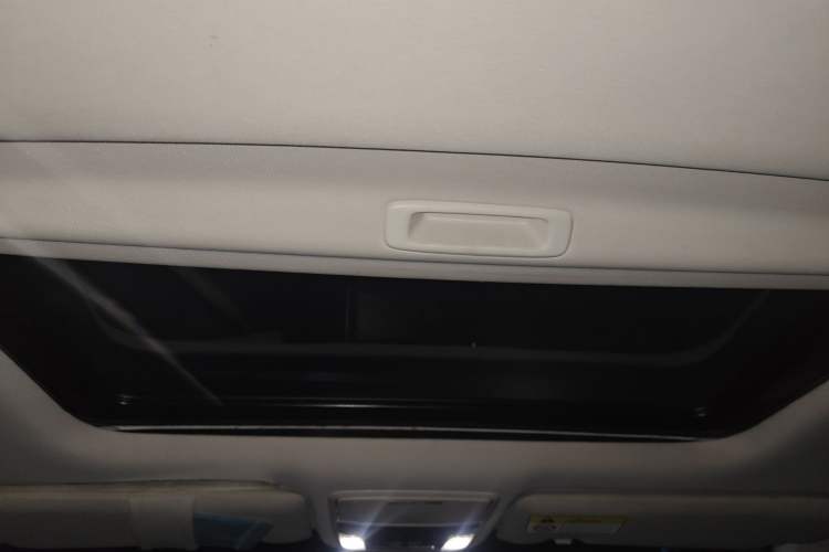 Used Honda Elysion 2016 2.4L Supreme Edition
