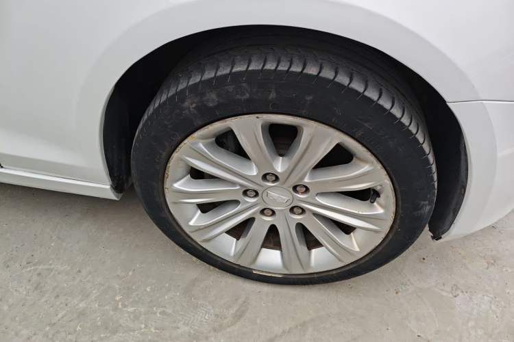 Used Cadillac ATS-L 2017 28T Tech Edition Right Front Wheel Hub