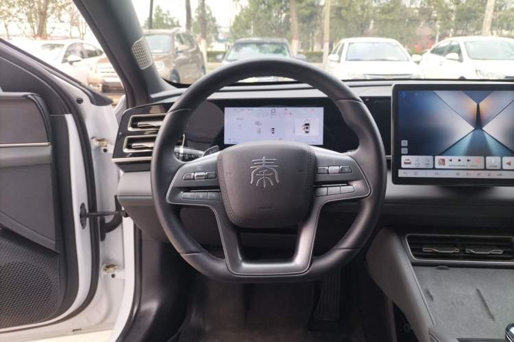 Used BYD Qin L 2025 DM-i Smart Drive 120KM Superior Model Steering Wheel