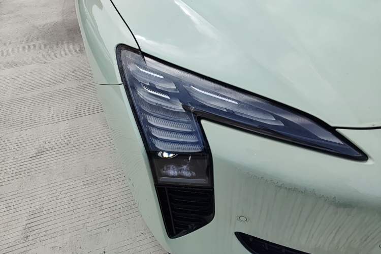 Used Hongqi EH7 2024 690 Pro Right Front Headlight