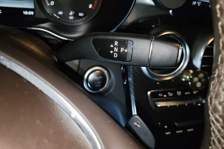 Used Mercedes-Benz GLC 2017 GLC 200 4MATIC Gear Lever