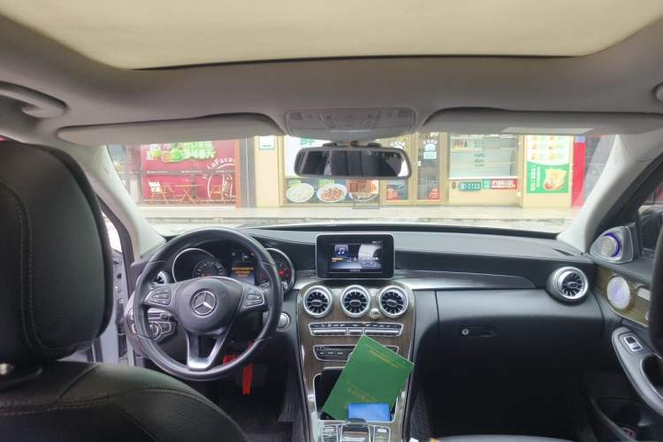 Used Mercedes-Benz C-Class 2015 C 200 L