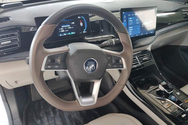 Used BYD Qin PLUS 2024 HONOR Edition DM-i 55KM Leading Model
