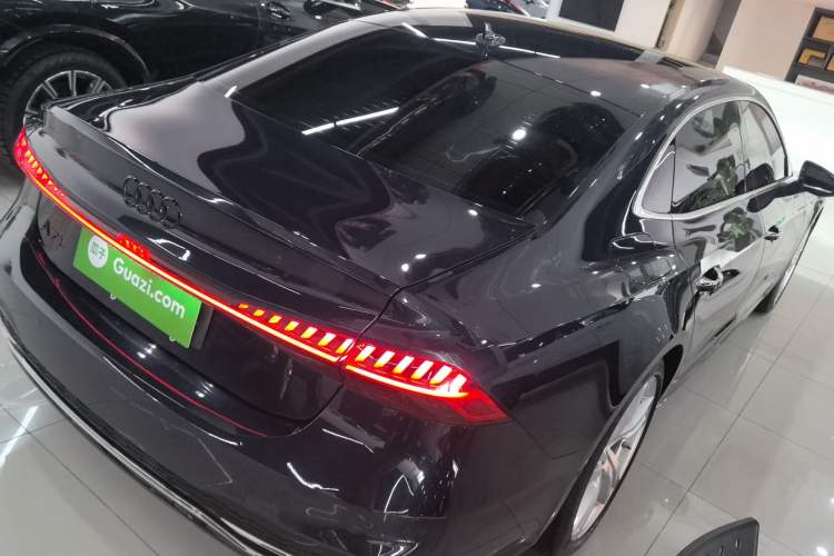 Used Audi A7L 2024 45TFSI quattro S-line Visionary Edition Flow Crystal Package