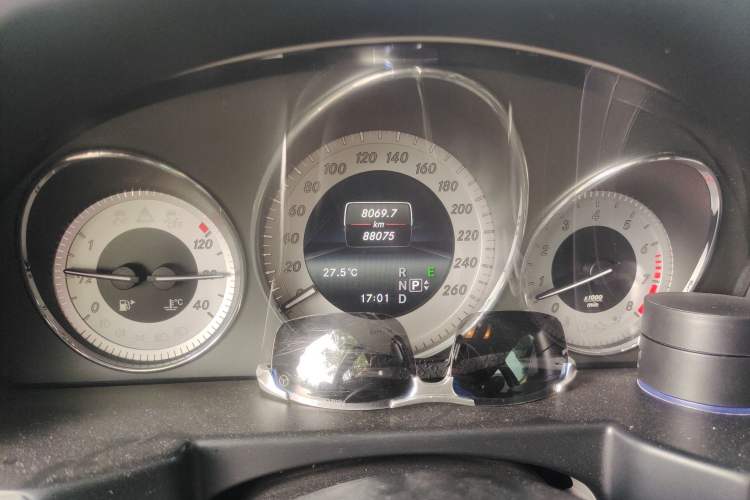 Used Mercedes-Benz GLK-Class 2013 GLK 300 4MATIC Fashion Model Odometer Close Up