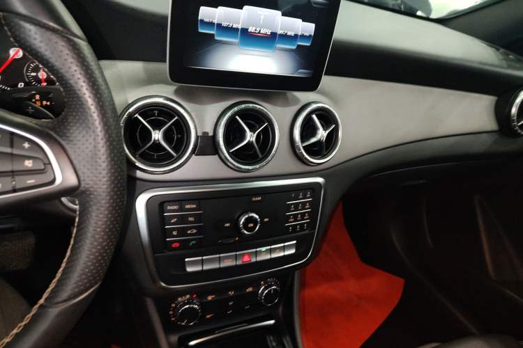 Used Mercedes-Benz CLA 2018 CLA 200 Style Edition Audio And AC Panel