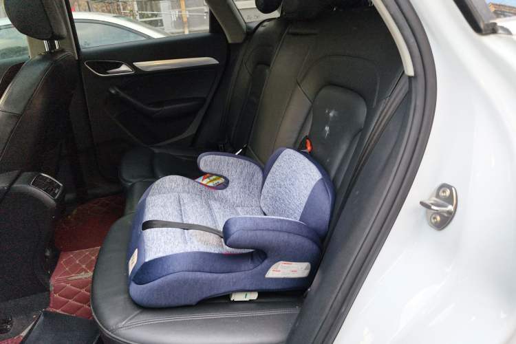 Used Audi Q3 2015 35 TFSI Comfort Model Left Rear Seat