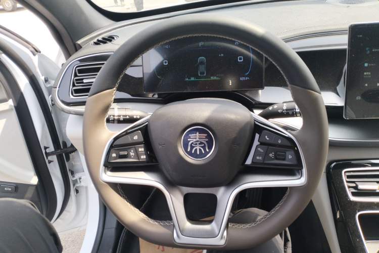 Used BYD Qin PLUS 2023 Champion Edition EV 510KM Leading Model Steering Wheel