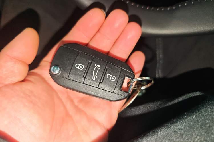 Used Peugeot 408 2022 1.6T Light-Chasing Edition Vehicle Key
