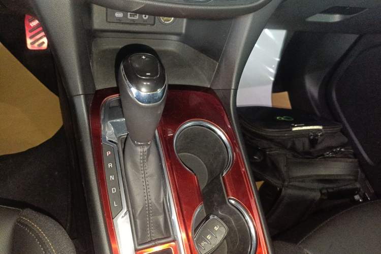 Used Chevrolet Equinox 2019 535T Automatic YuJie Edition China V Standard Gear Lever