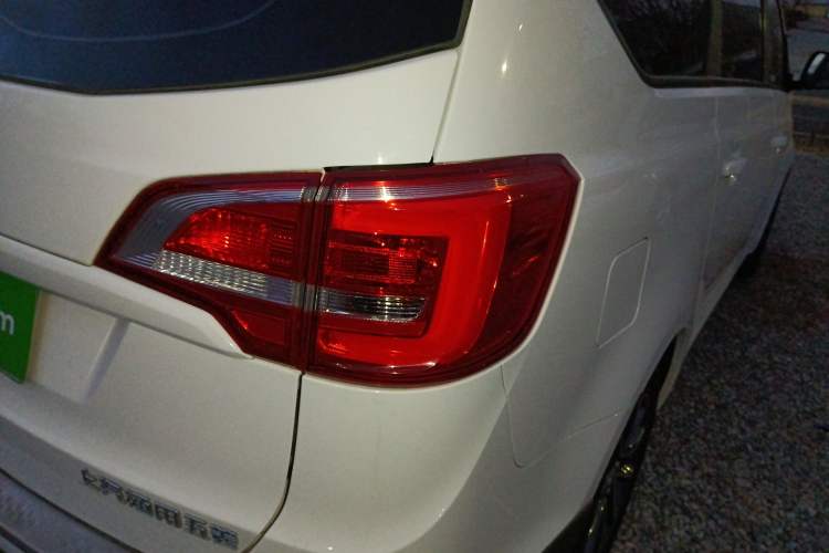 Used Wuling 730 2020 Commercial Vehicle 1.5L Manual Value Edition 7 Seats
