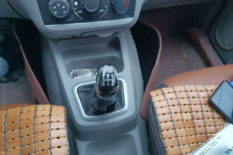 Used BAIC Weiwang M20 2014 1.5L practical type BJ415A Gear Lever