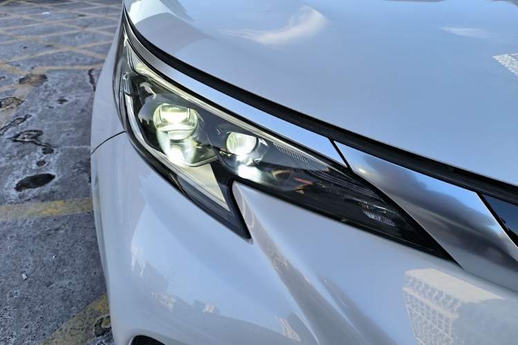 Used Toyota Granvia 2024 2.5L Hybrid Prestige PLUS Four-Wheel Drive Version
