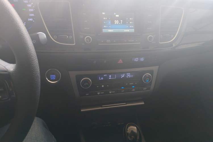 Used Hyundai Mistra 2014 1.8L Automatic Smart GLS Audio And AC Panel