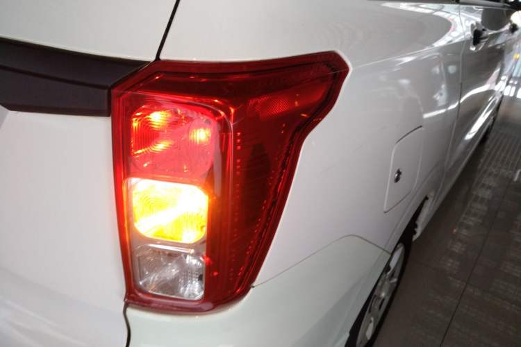 Used Wuling Hongguang 2021 1.5L Revised S Base Version with Electric Power Steering LAR