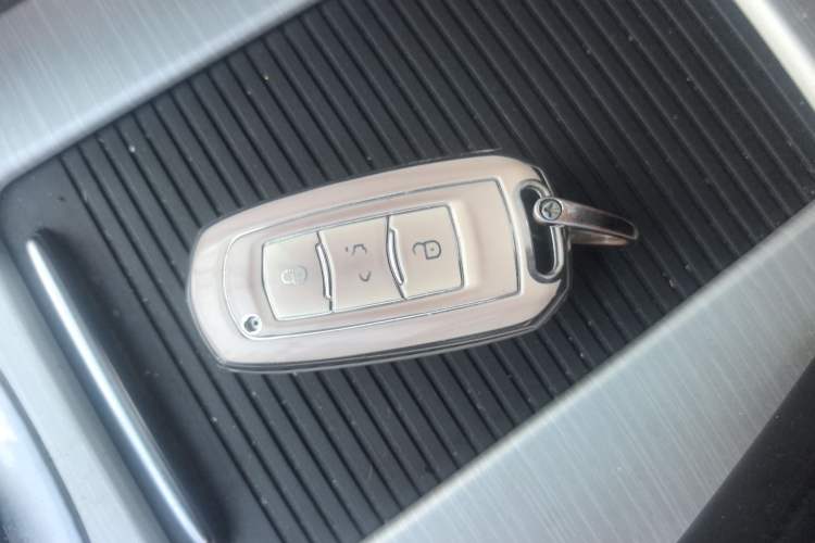 Used Geely Auto Emgrand X7 Sport 2018 1.8TD Automatic Two-Wheel Drive Smart Connect 4G Internet Edition
