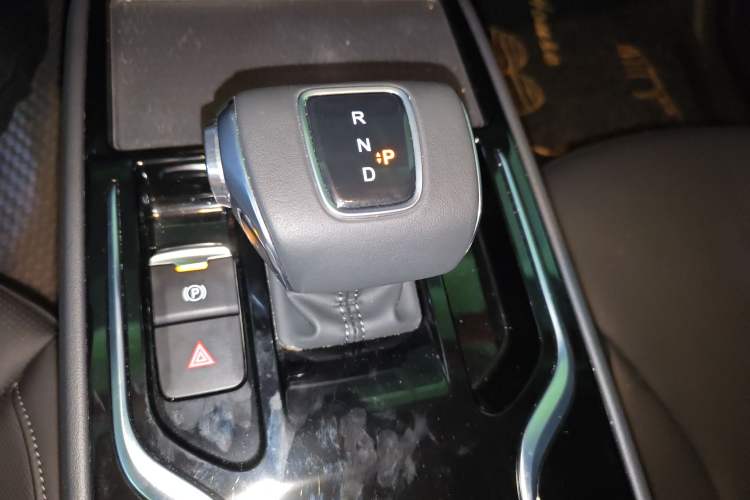 Used Hongqi E-QM5 2022 431 km Charge & Enjoy Edition Gear Lever