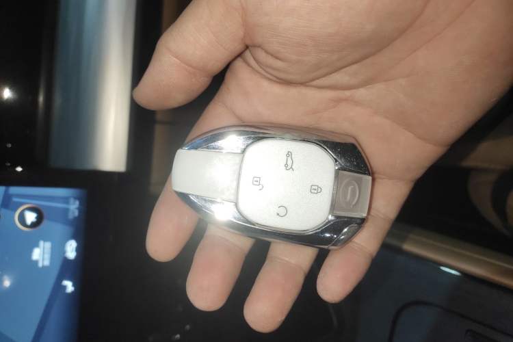 Used GAC Trumpchi ES9 2024 PHEV with 143 km Max
