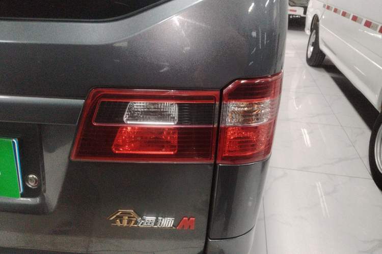 Used Jinbei Gold Hiace M Classic 2022 1.5L Engineering Lion Passenger Vehicle 5 Seats Exterior 3