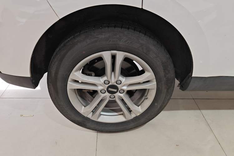 Used Wey VV5 2020 1.5T Two-Wheel Drive Color Pioneer Exterior 5