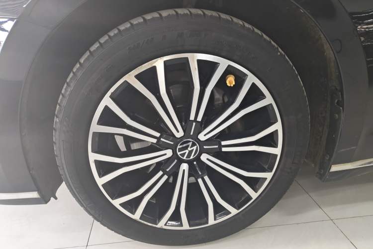 Used Volkswagen Phideon 2021 380TSI Luxury Edition Exterior 4