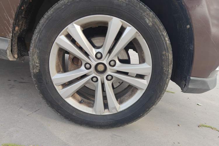 Used HYOSOW H3 2015 1.5L manual luxury version
