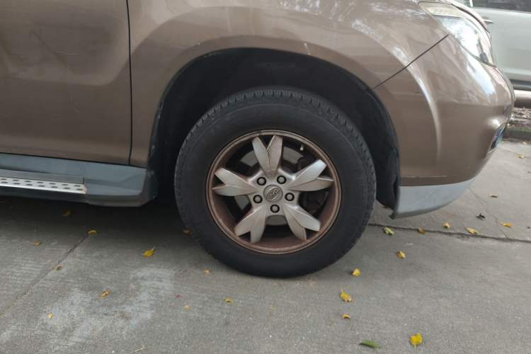 Used BYD S6 2013 Jingyue Edition 2.0L Manual Luxury Model 5 Seats
