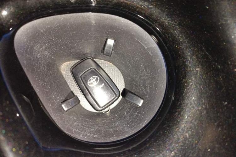 Used Toyota IZOA 2020 2.0L Yichi Version