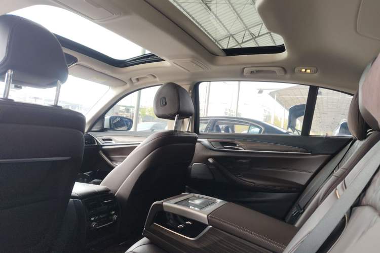 Used BMW 5 Series 2019 530Li Luxury Edition Premium Package