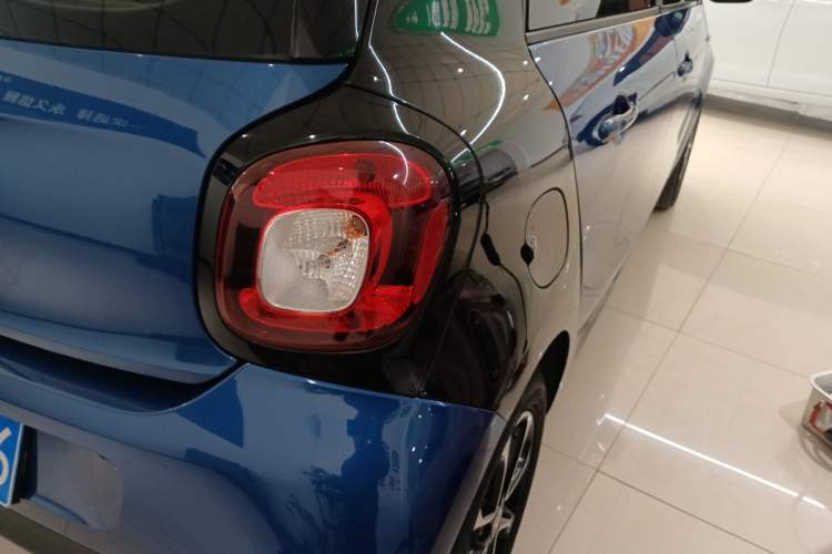 Used smart forfour 2016 1.0L 52 kW Passion Edition
