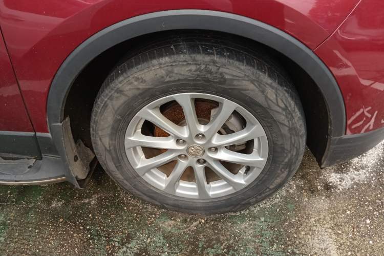 Used Buick Envision 2017 20T Two-Wheel Drive Luxury Model Right Front Wheel Hub