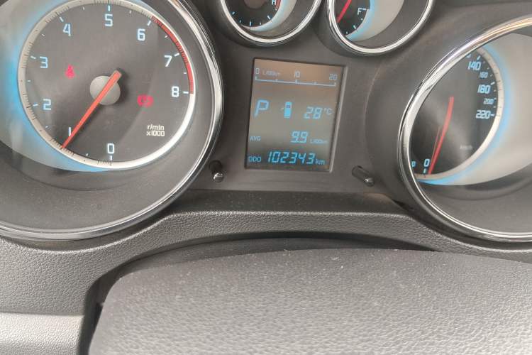 Used CHANGAN CS35 2015 1.6L Automatic Luxury Model China IV Standard Odometer Close Up