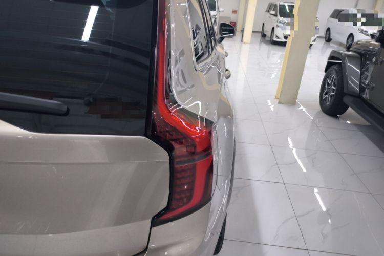 Used Volvo XC90 2025 Facelifted B6 Zhiyuan Luxury Version with 6 Seats
