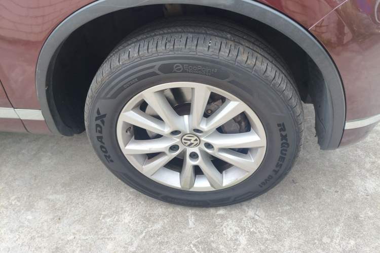 Used Volkswagen Touareg 2016 3.0 TSI Standard Version Right Front Wheel Hub