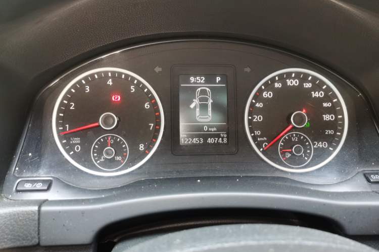 Used Volkswagen Tiguan 2017 300TSI Automatic Two-Wheel Drive Silk Road Comfort Edition Odometer Close Up