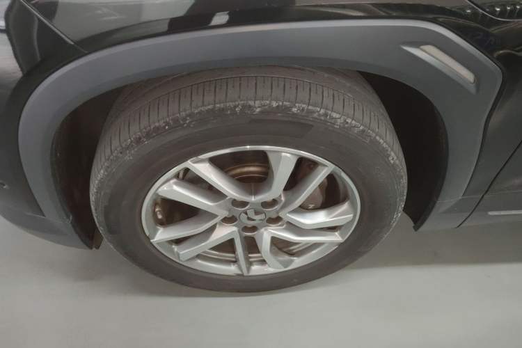 Used Nio ES6 2020 420 km Sport Edition Left Front Wheel Hub