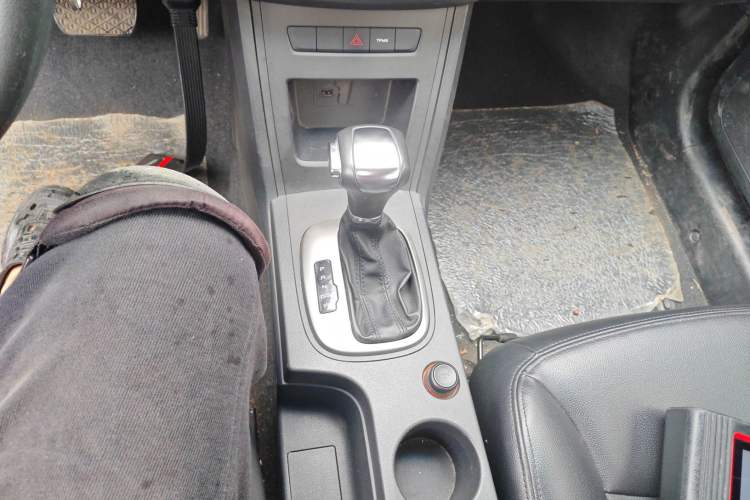 Used Roewe 350 2015 1.5L Automatic Luxury Sunroof Edition