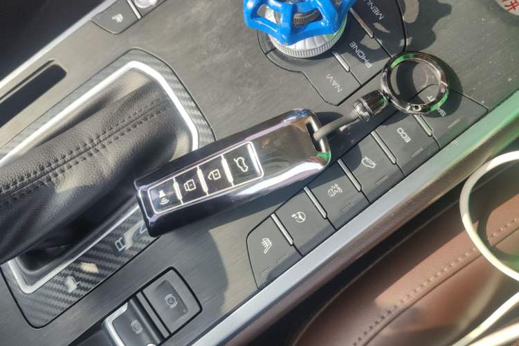 Used Wey VV5 2017 2.0T Ultra-Luxury Version
